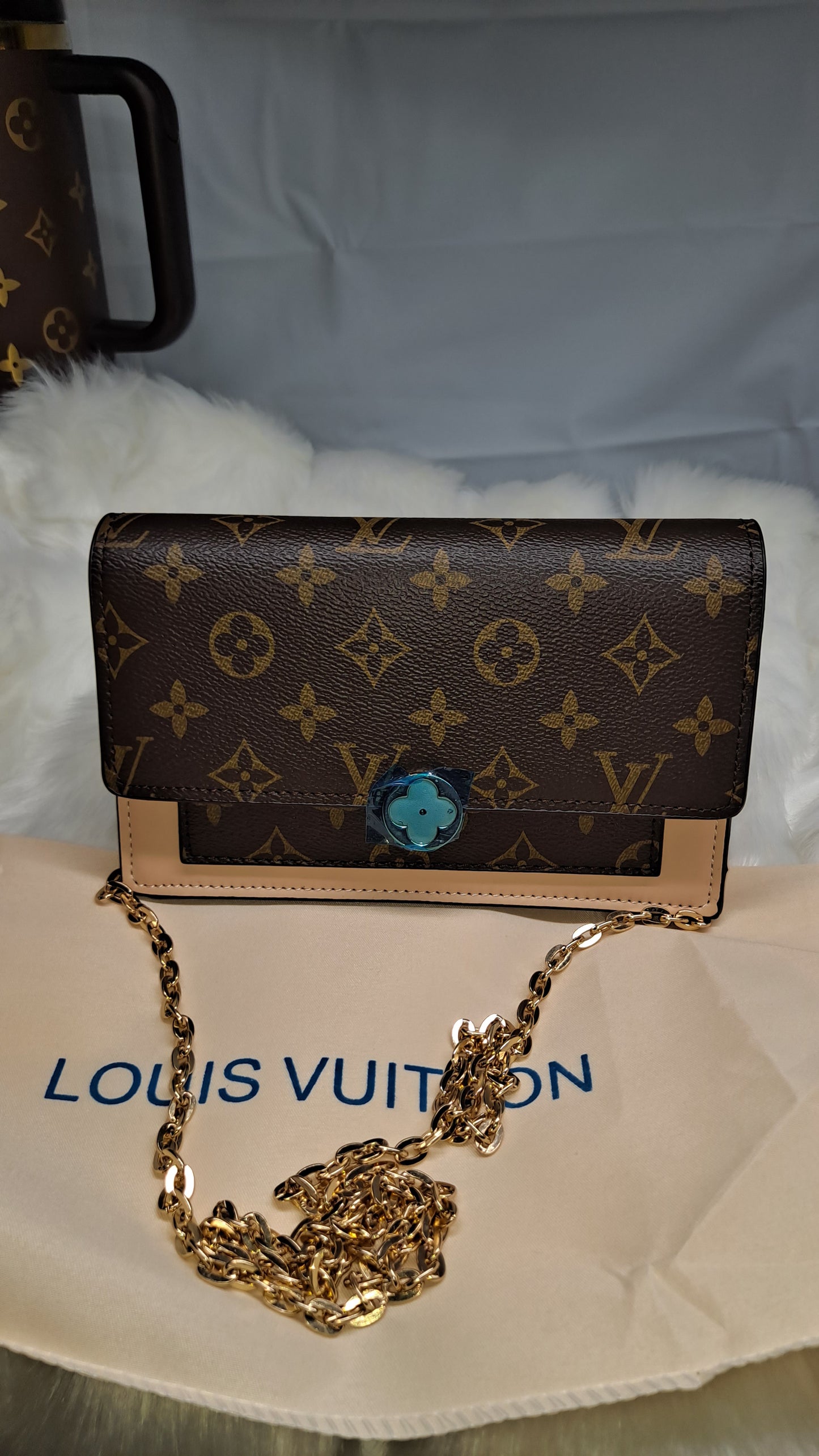 LV or HOBO OR CROSSBODY BAG OR WALLET