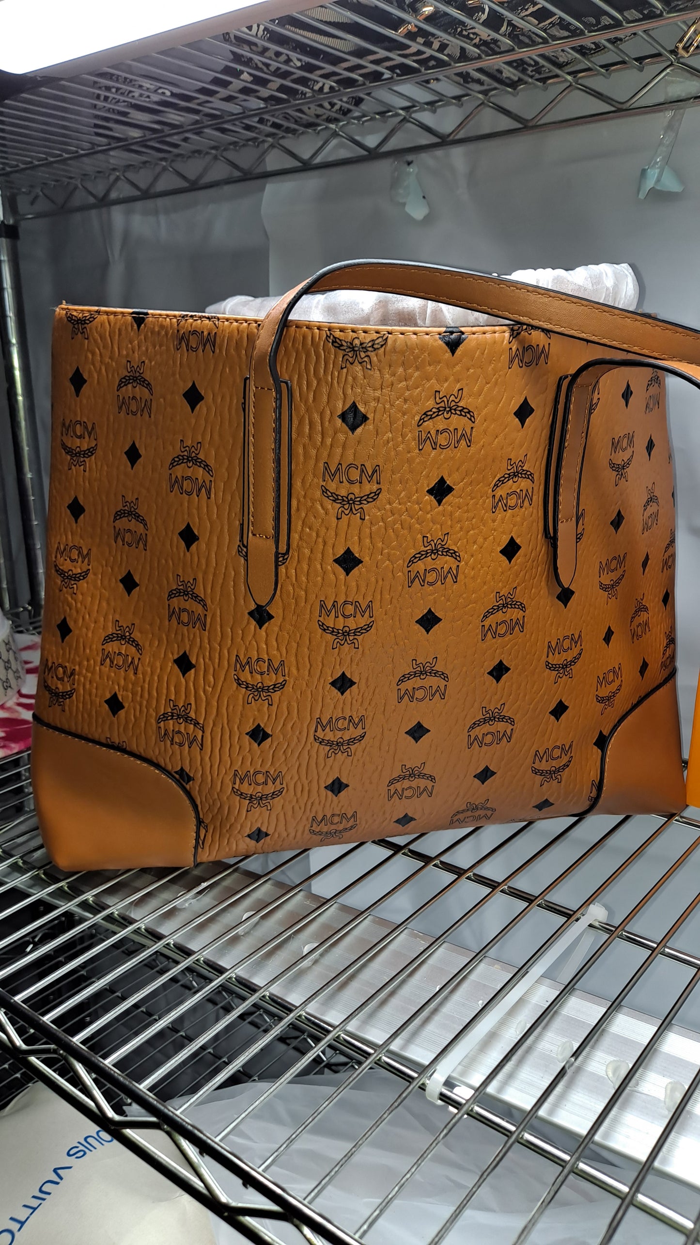 MC NEVERFULL BAG & WRISTLET CLEARANCE