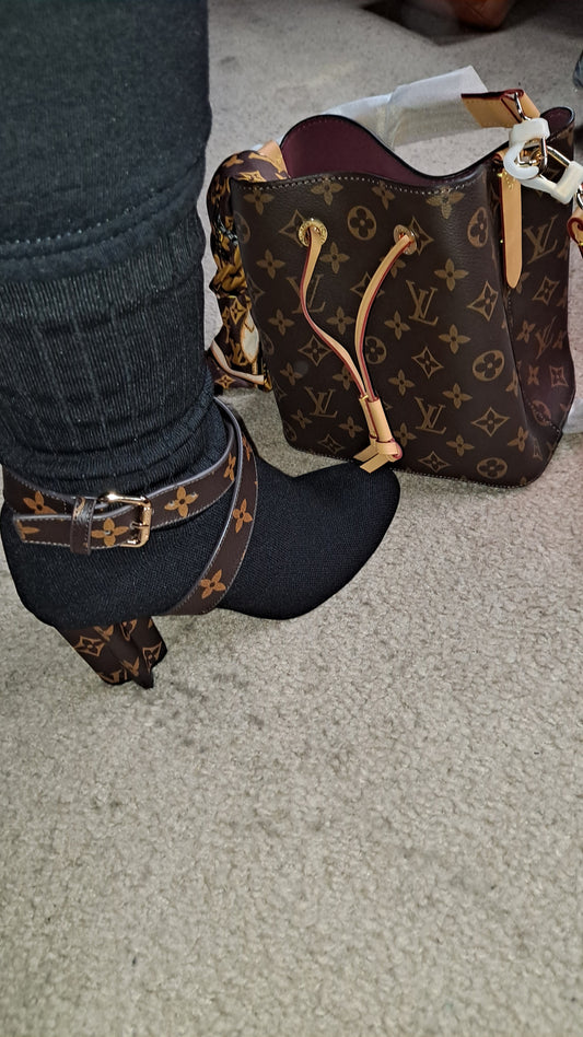 LV SOCK BOOTS SIZE 10