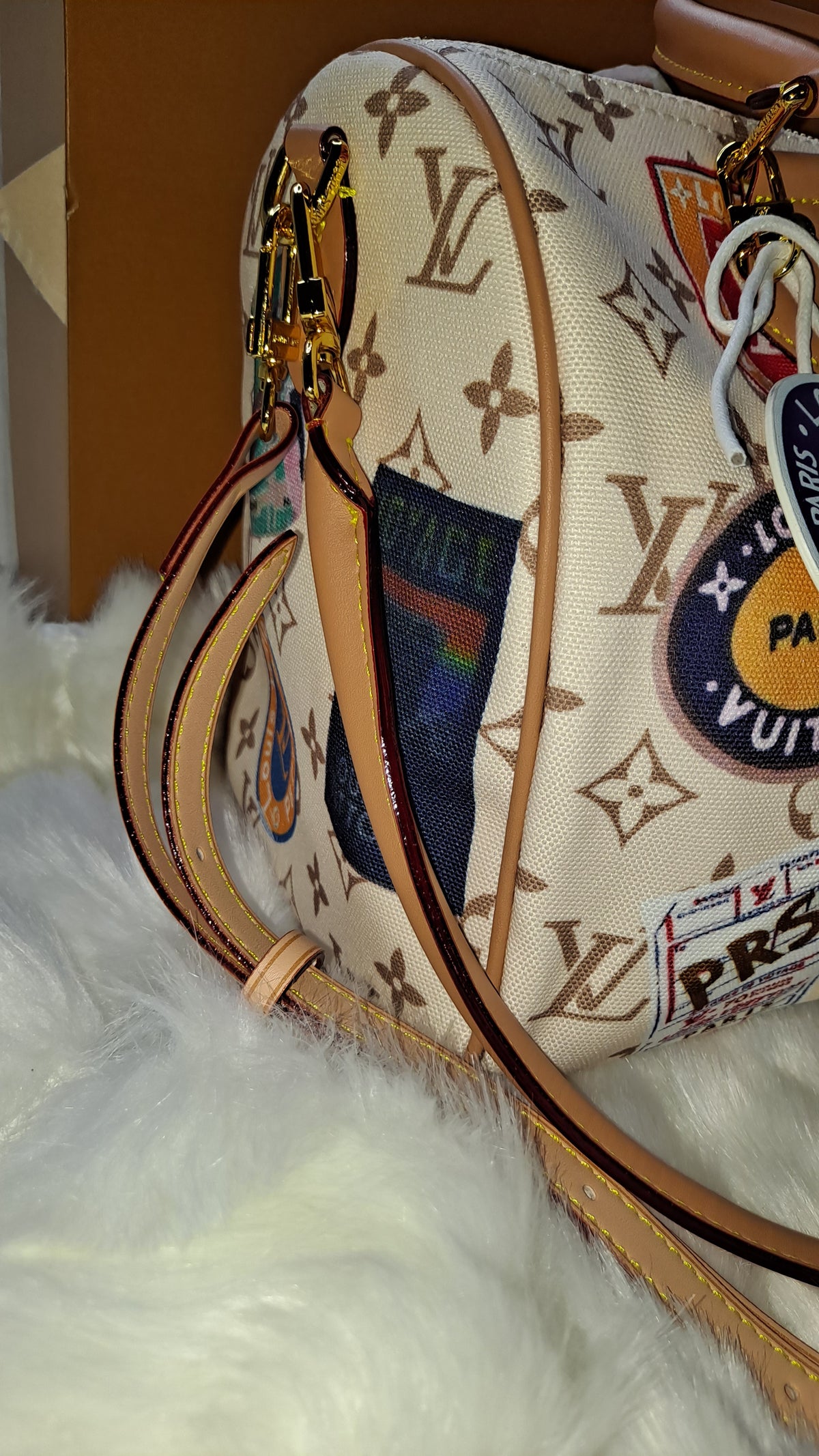LOUISV 30" SPEEDY FLIGHT CROSSBODY BAG