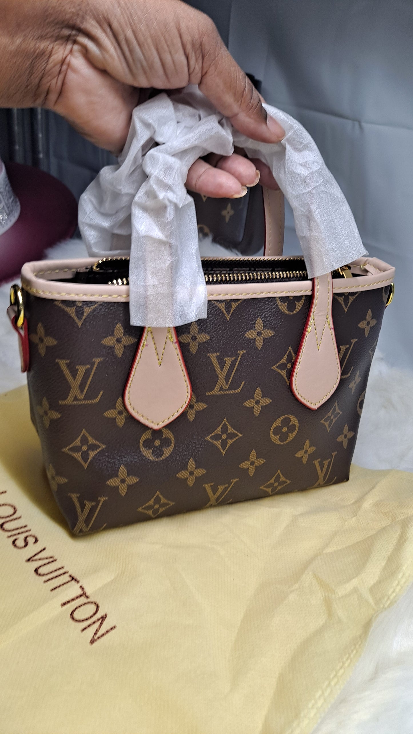 LV or HOBO OR CROSSBODY BAG OR WALLET