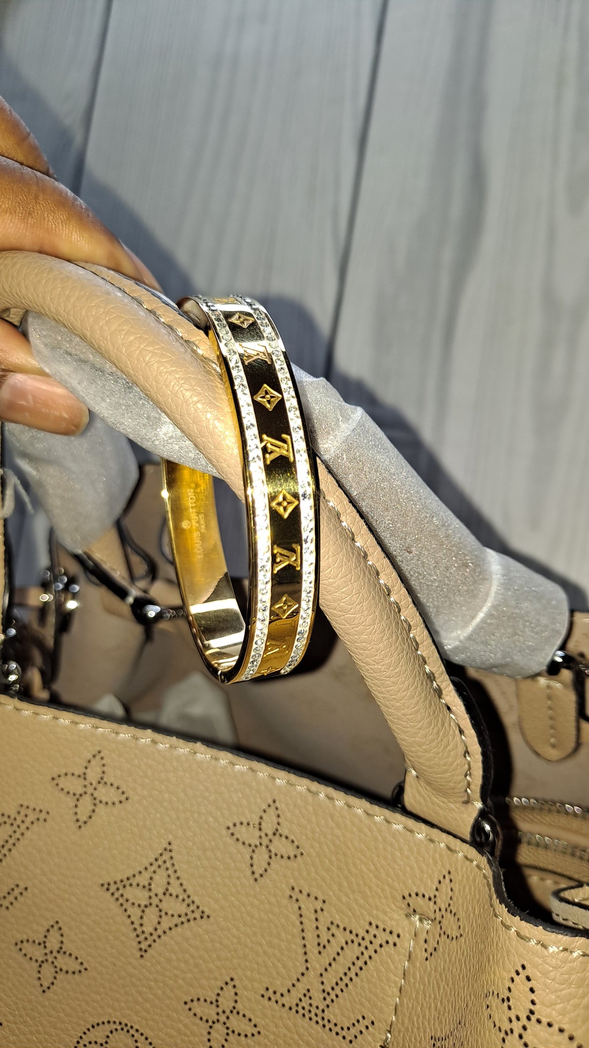 LOUISV TAN HOBO CROSSBODY BAG