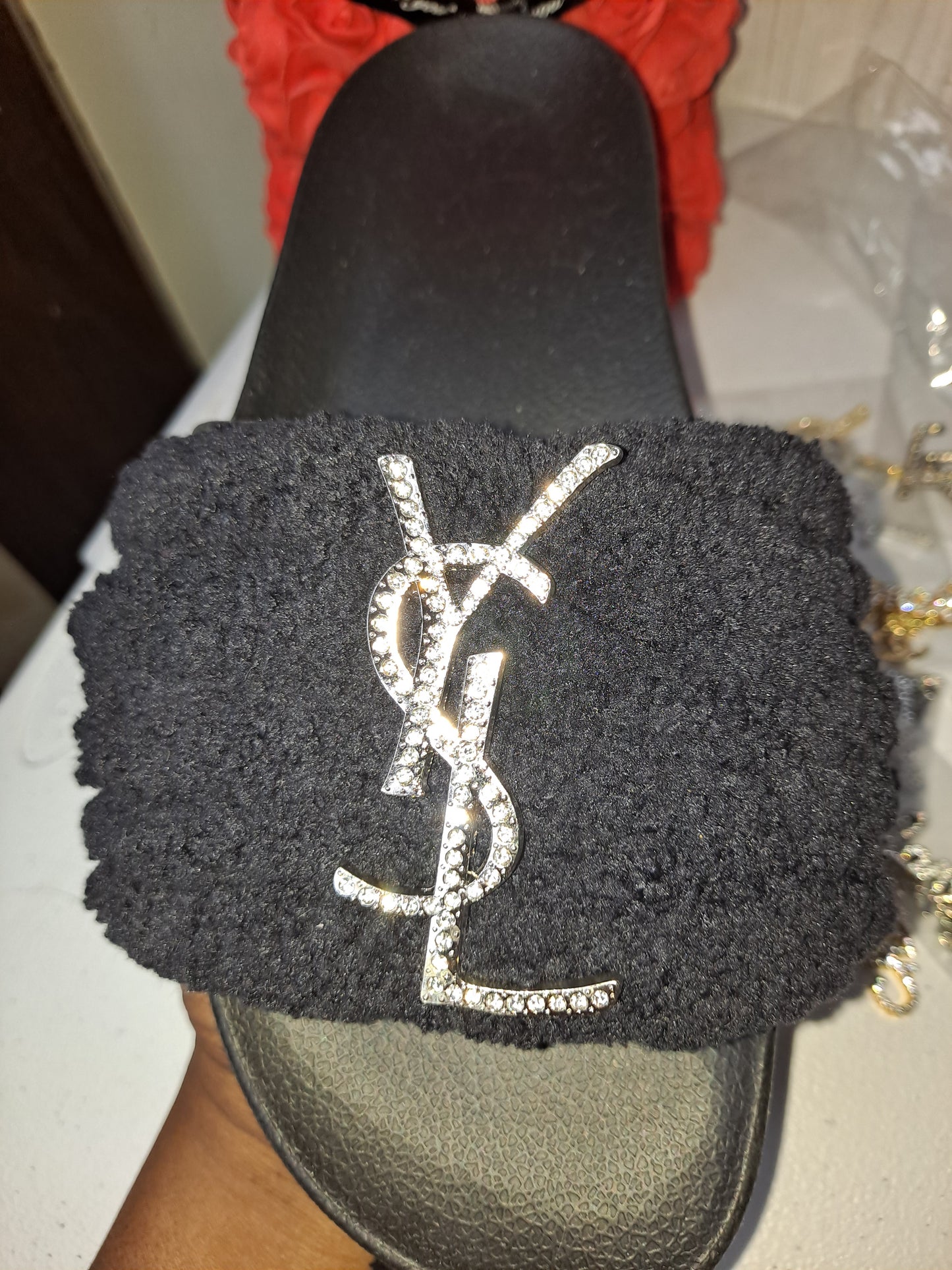 CHUNKY YARN SLIDES