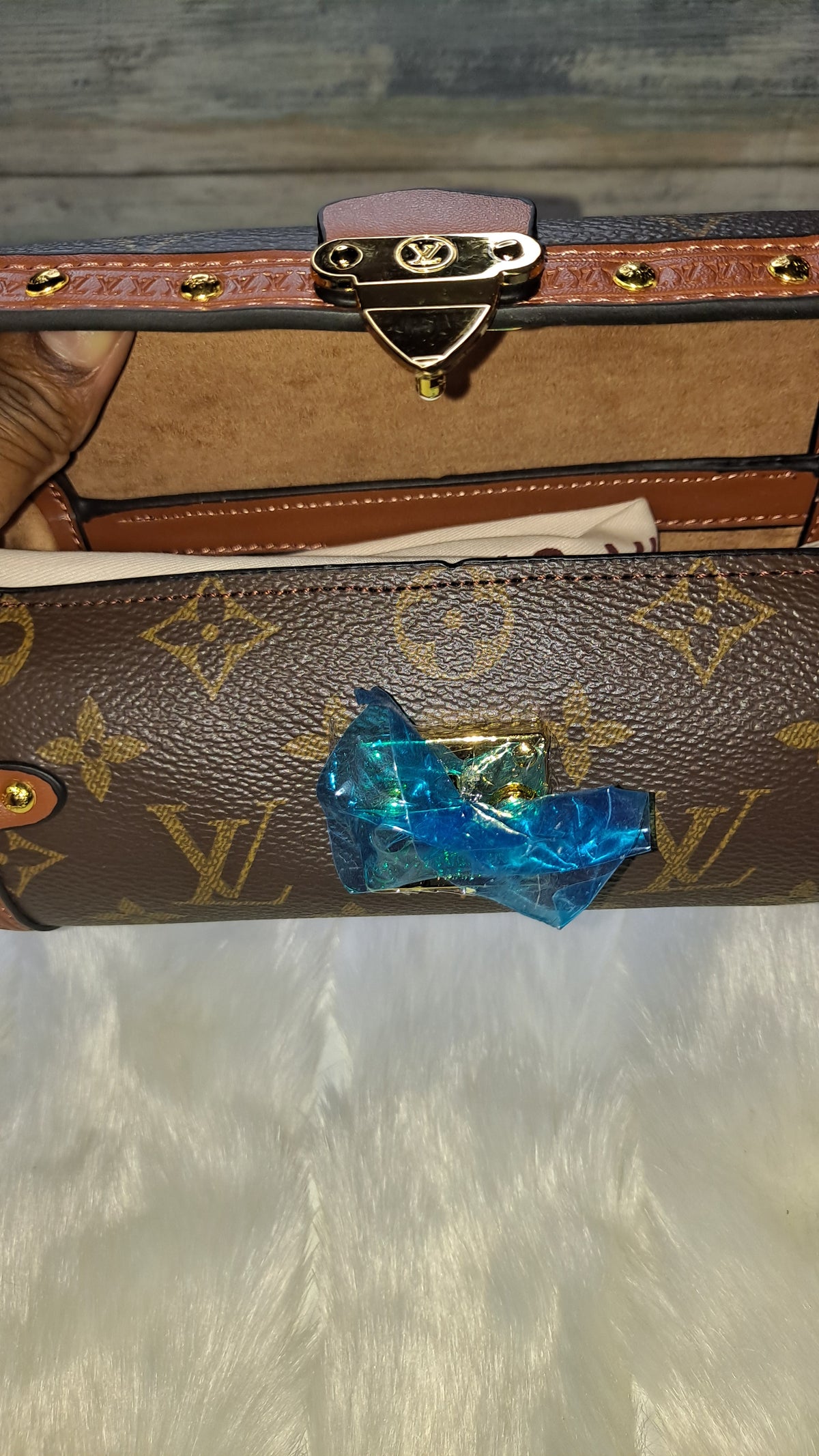 LOUISV MINI LOG CROSSBODY BAG