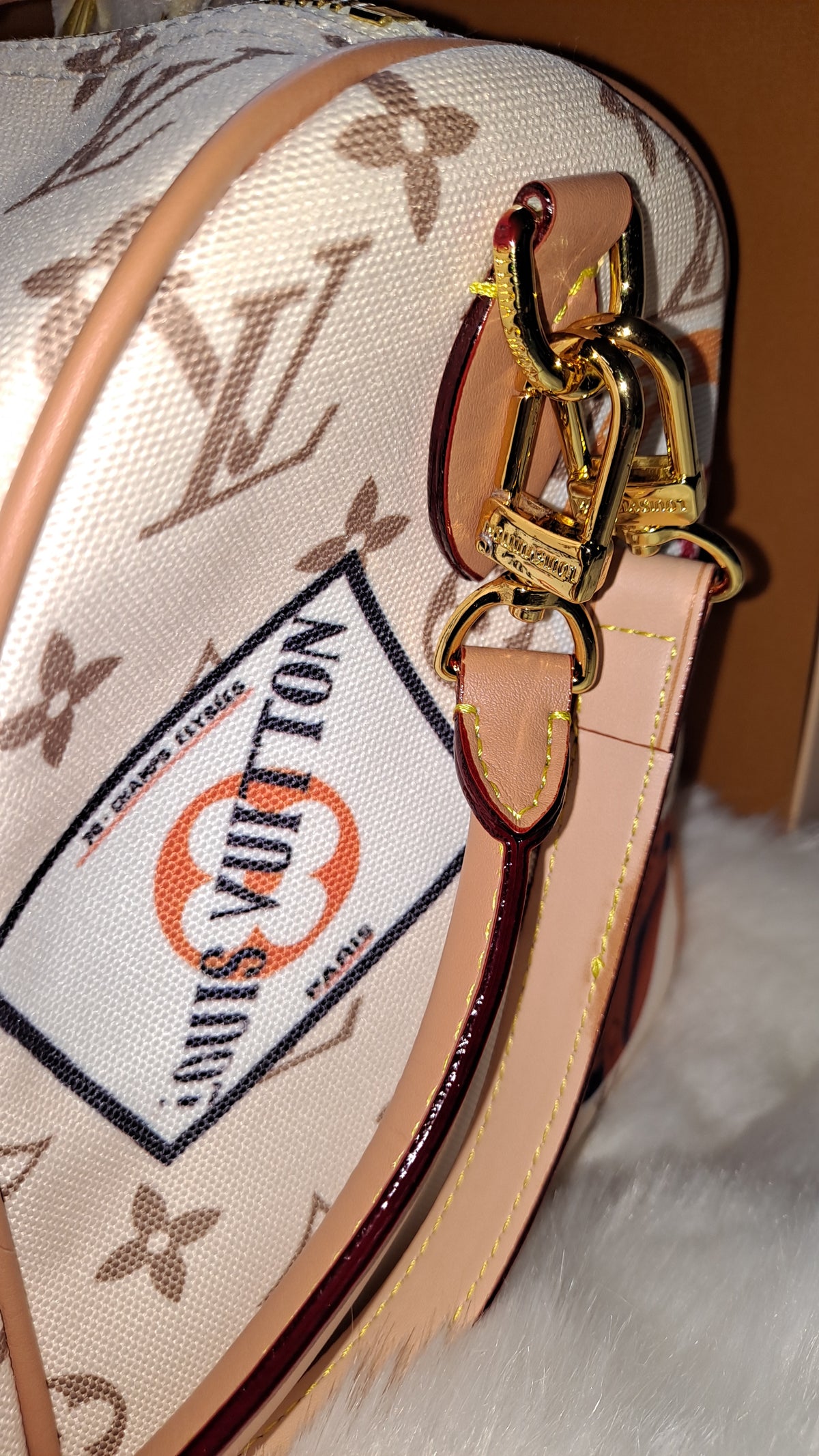 LOUISV 30" SPEEDY FLIGHT CROSSBODY BAG