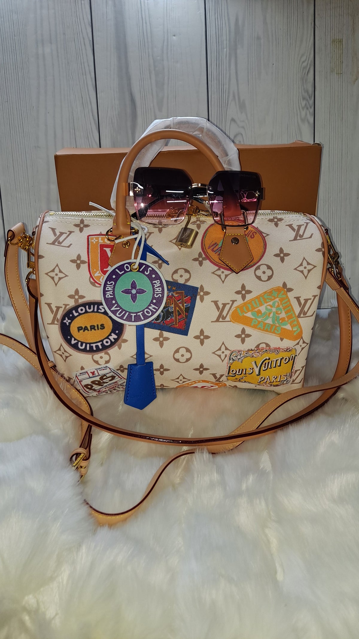 LOUISV 30" SPEEDY FLIGHT CROSSBODY BAG