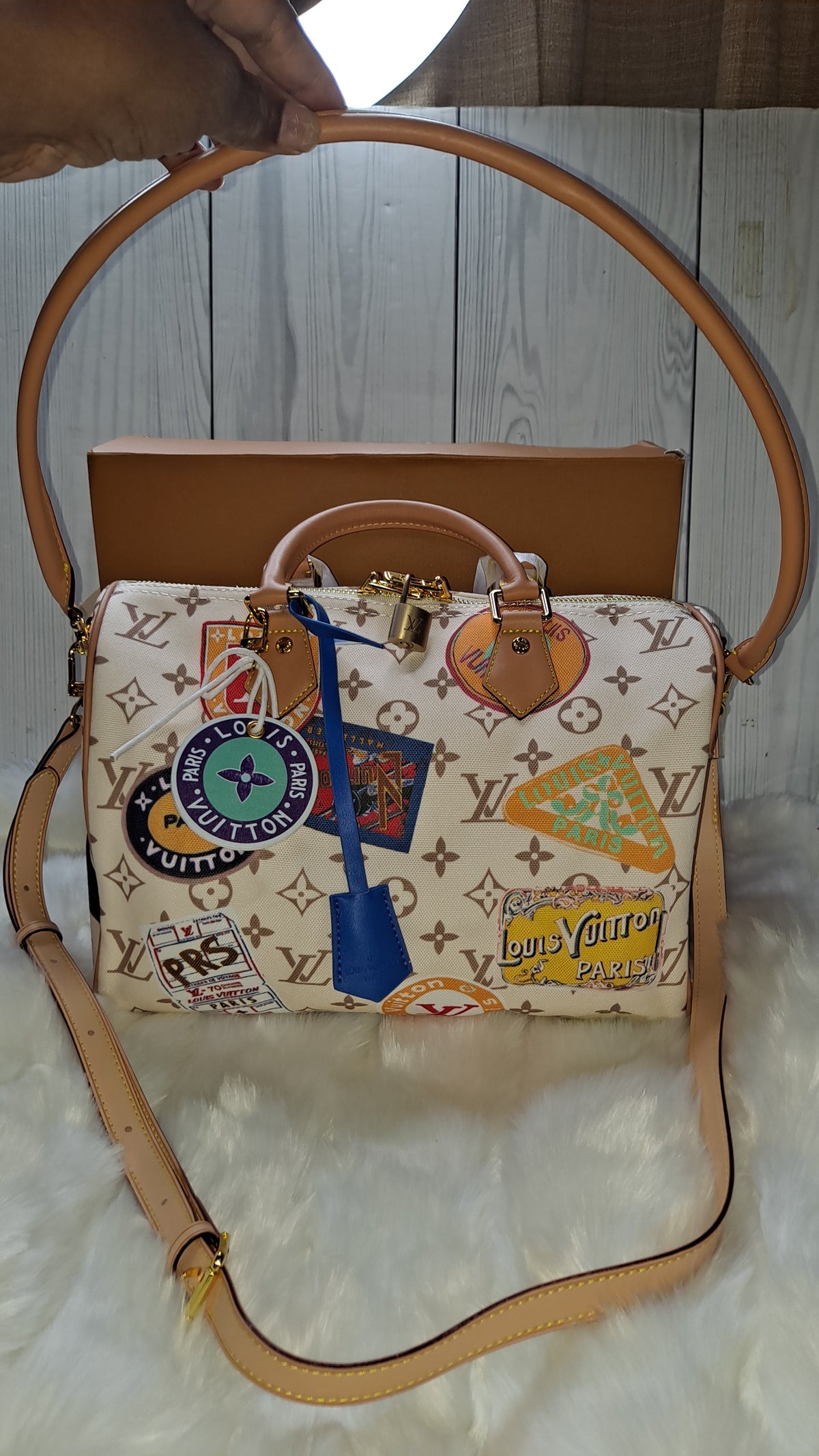 LOUISV 30" SPEEDY FLIGHT CROSSBODY BAG