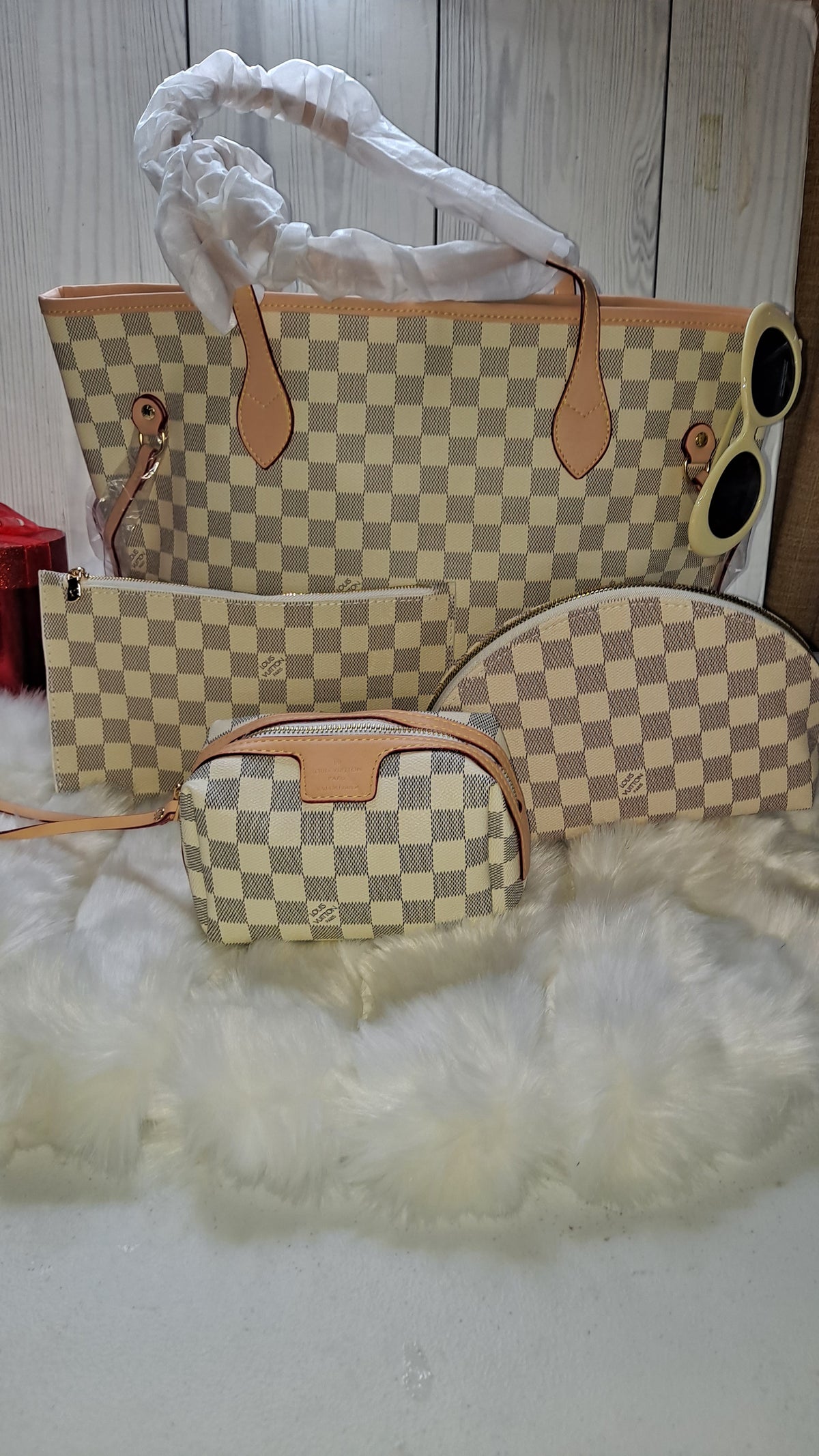 LouisV CREAM NEVERFULL BAG