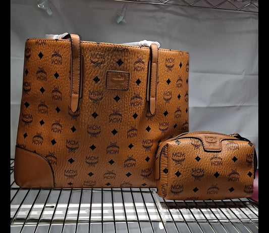 MC NEVERFULL BAG & WRISTLET CLEARANCE