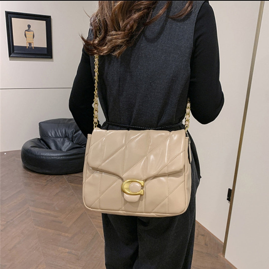 CH CROSSBODY BAG 978