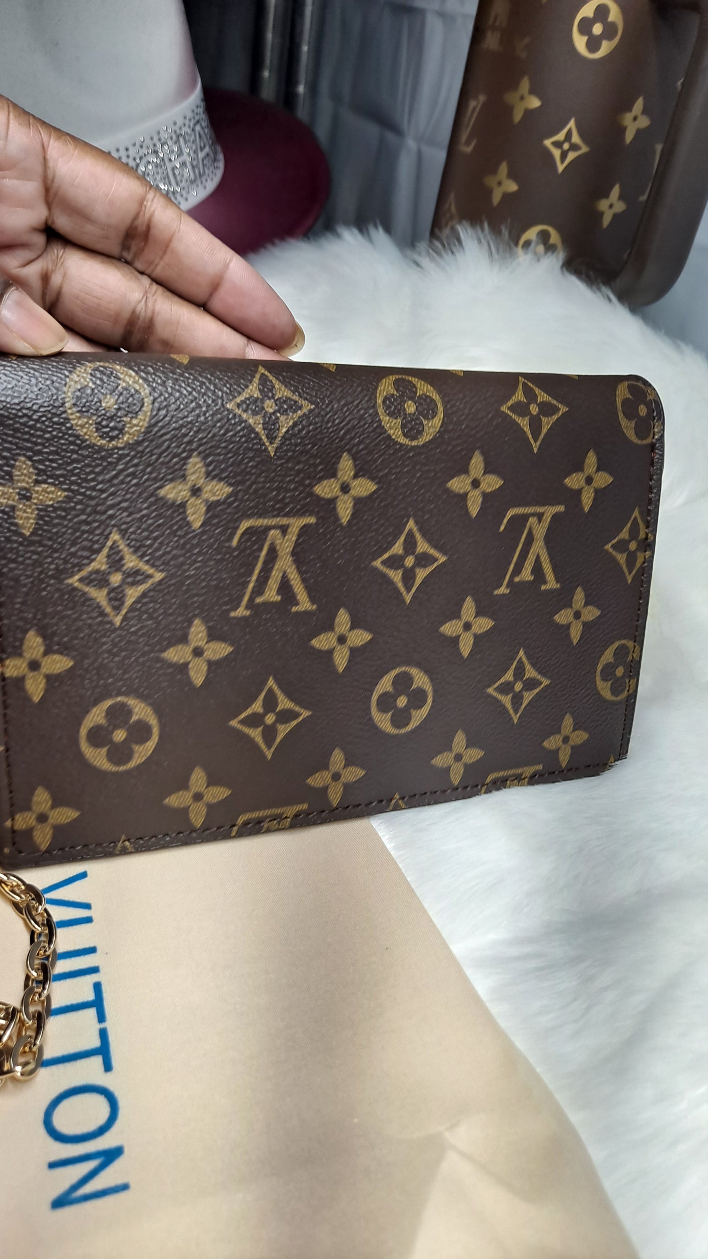 LV or HOBO OR CROSSBODY BAG OR WALLET