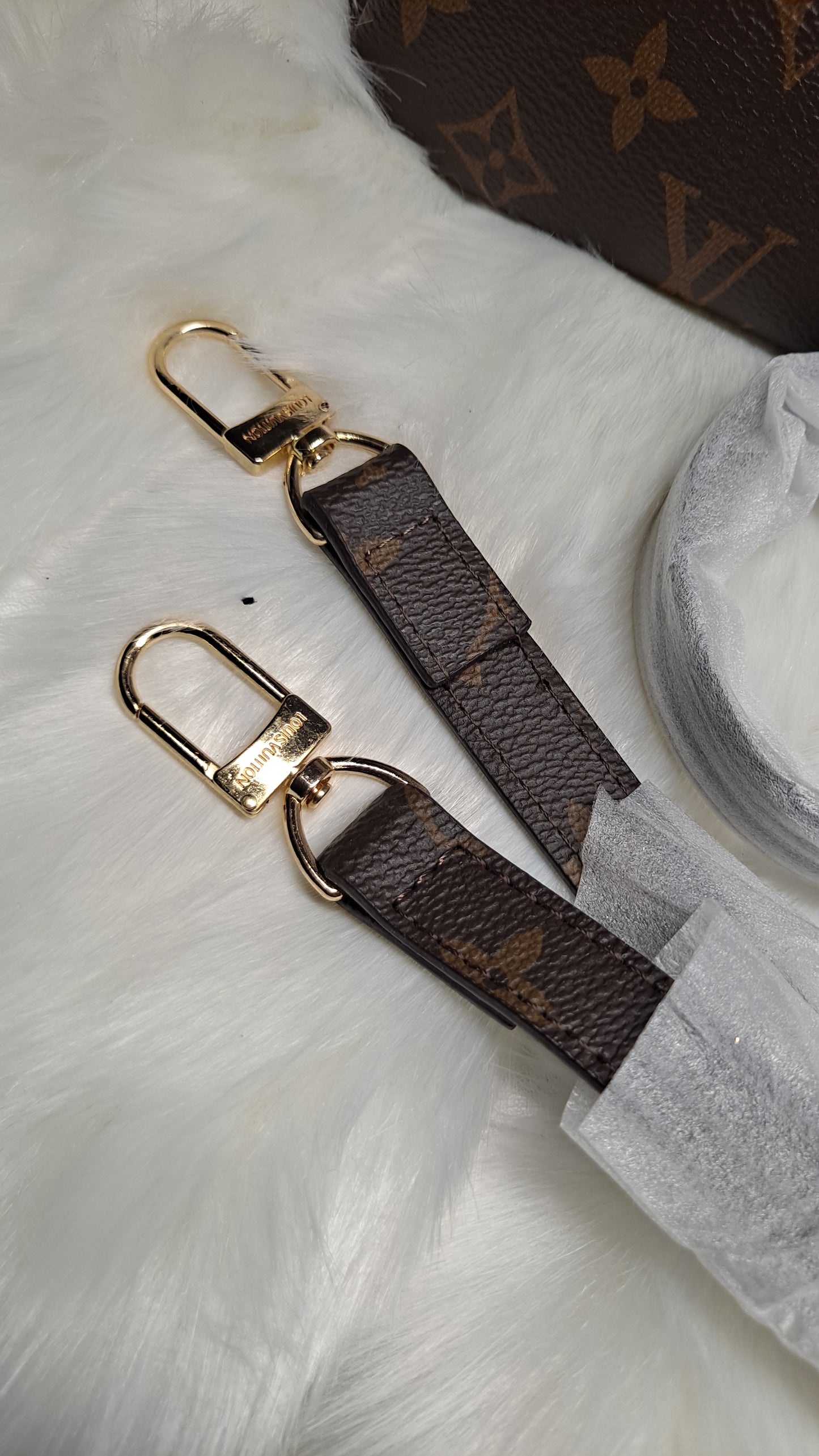 LV or HOBO OR CROSSBODY BAG OR WALLET