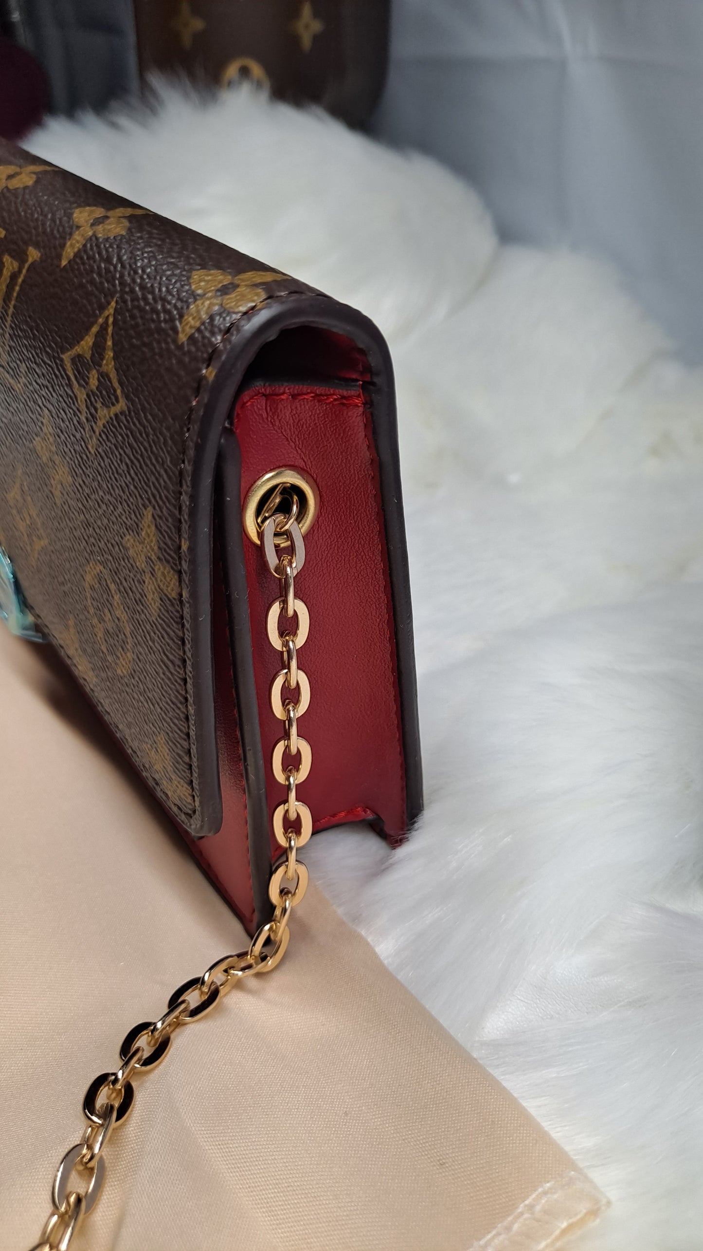 LV or HOBO OR CROSSBODY BAG OR WALLET