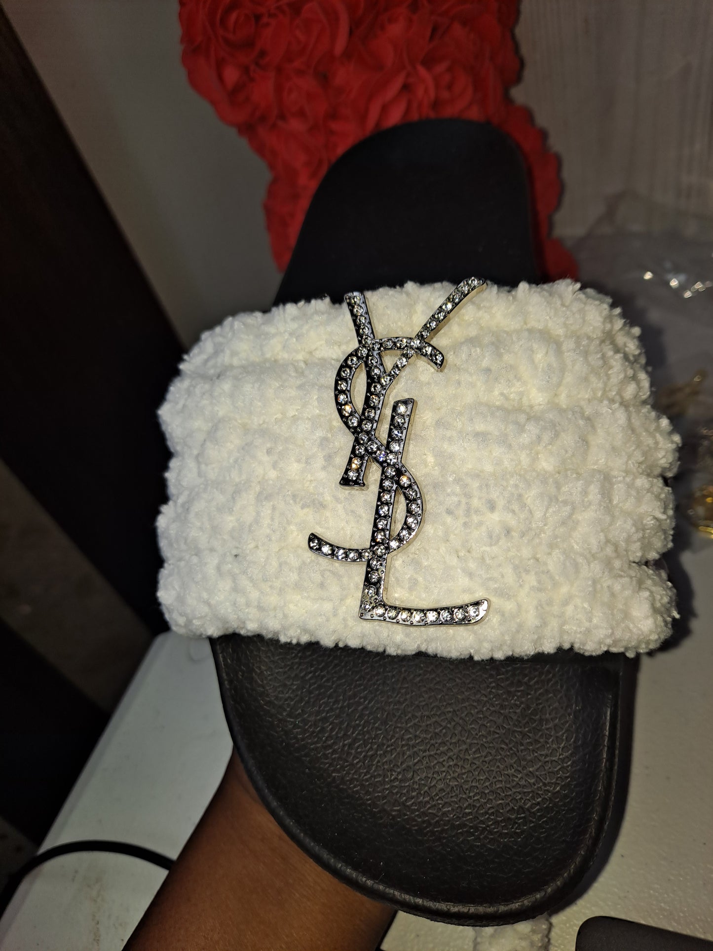 CHUNKY YARN SLIDES
