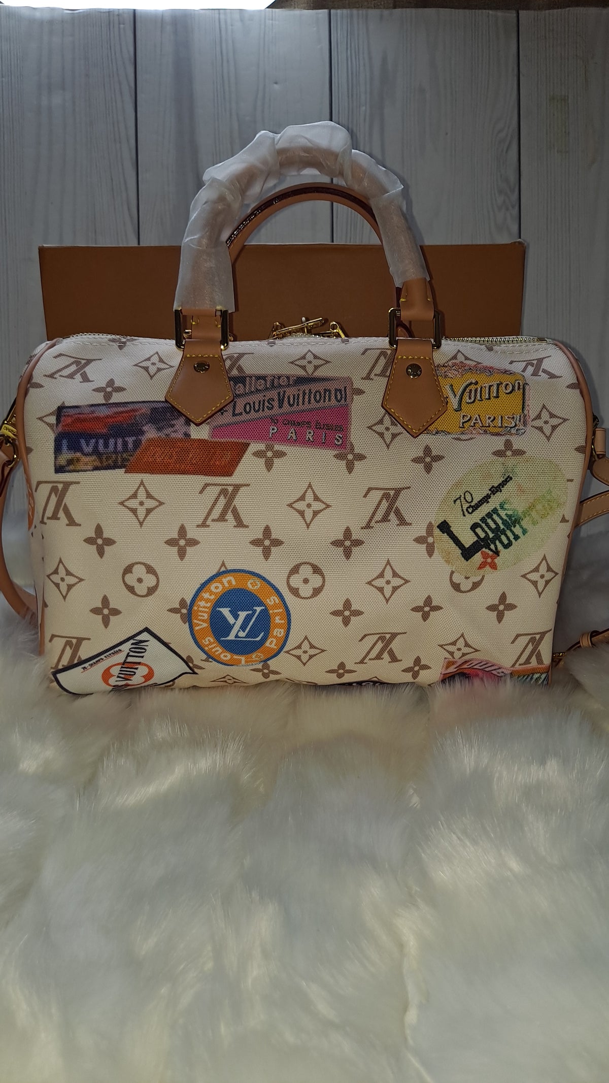 LOUISV 30" SPEEDY FLIGHT CROSSBODY BAG