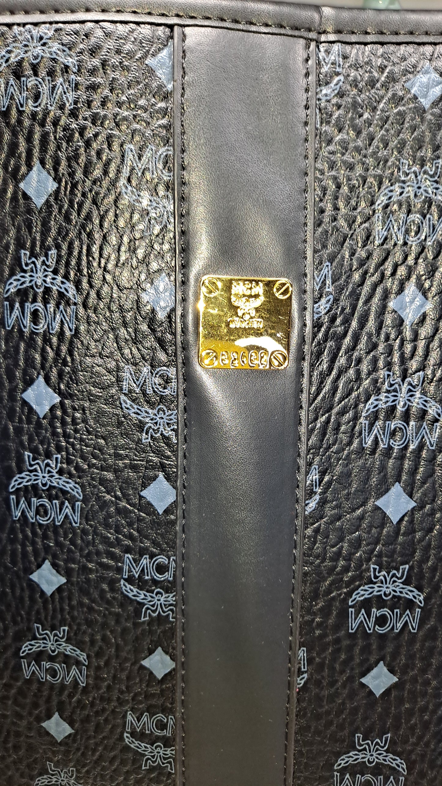 MC NEVERFULL BAG & WRISTLET CLEARANCE