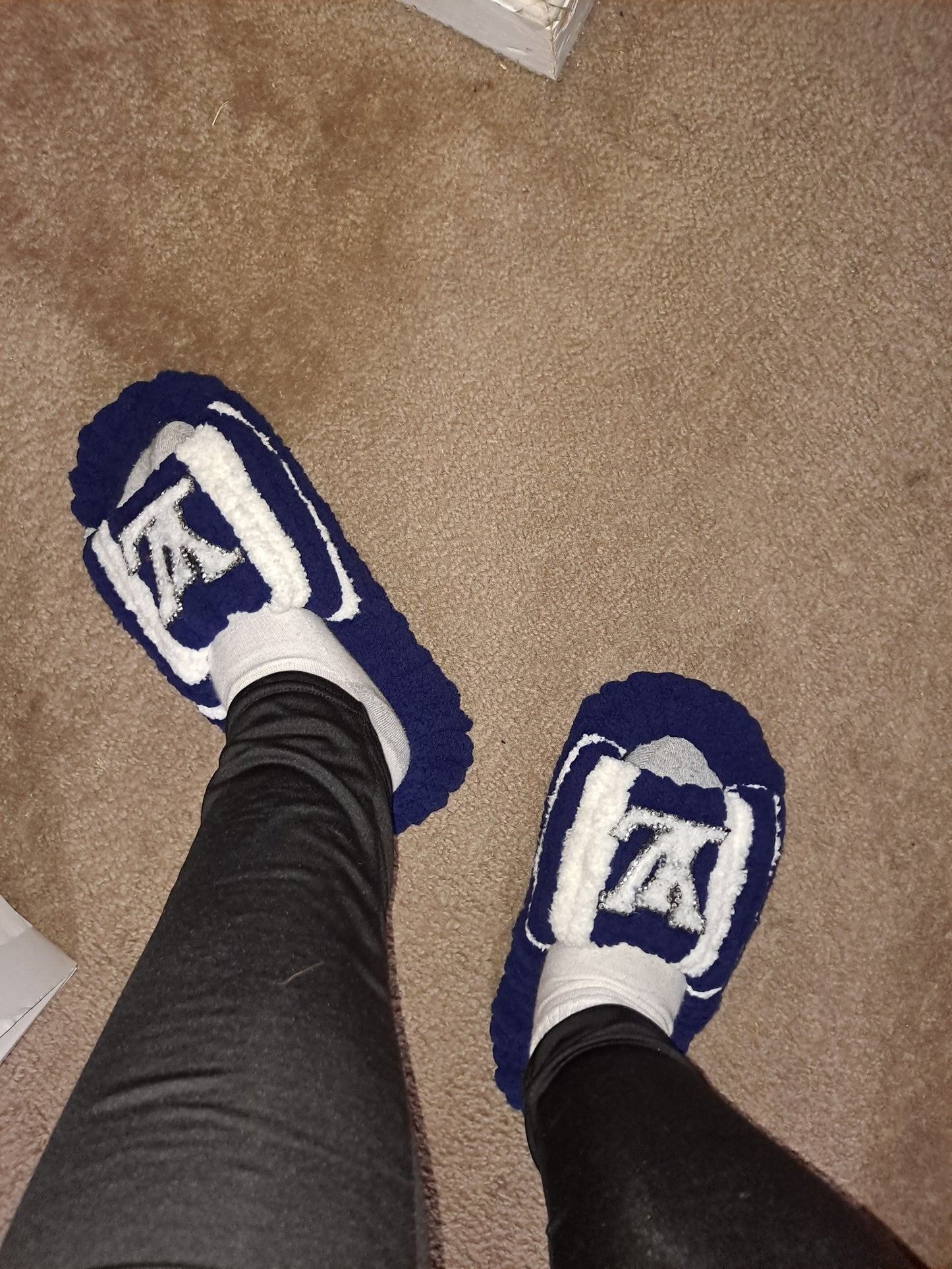 CHUNKY YARN SLIDES