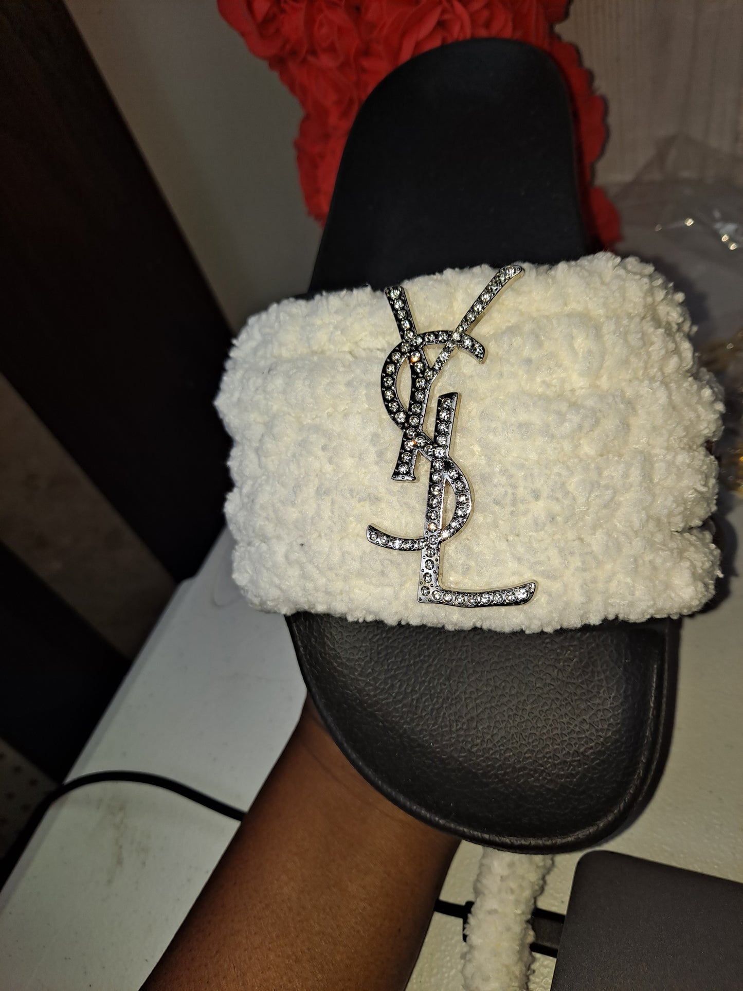 CHUNKY YARN SLIDES
