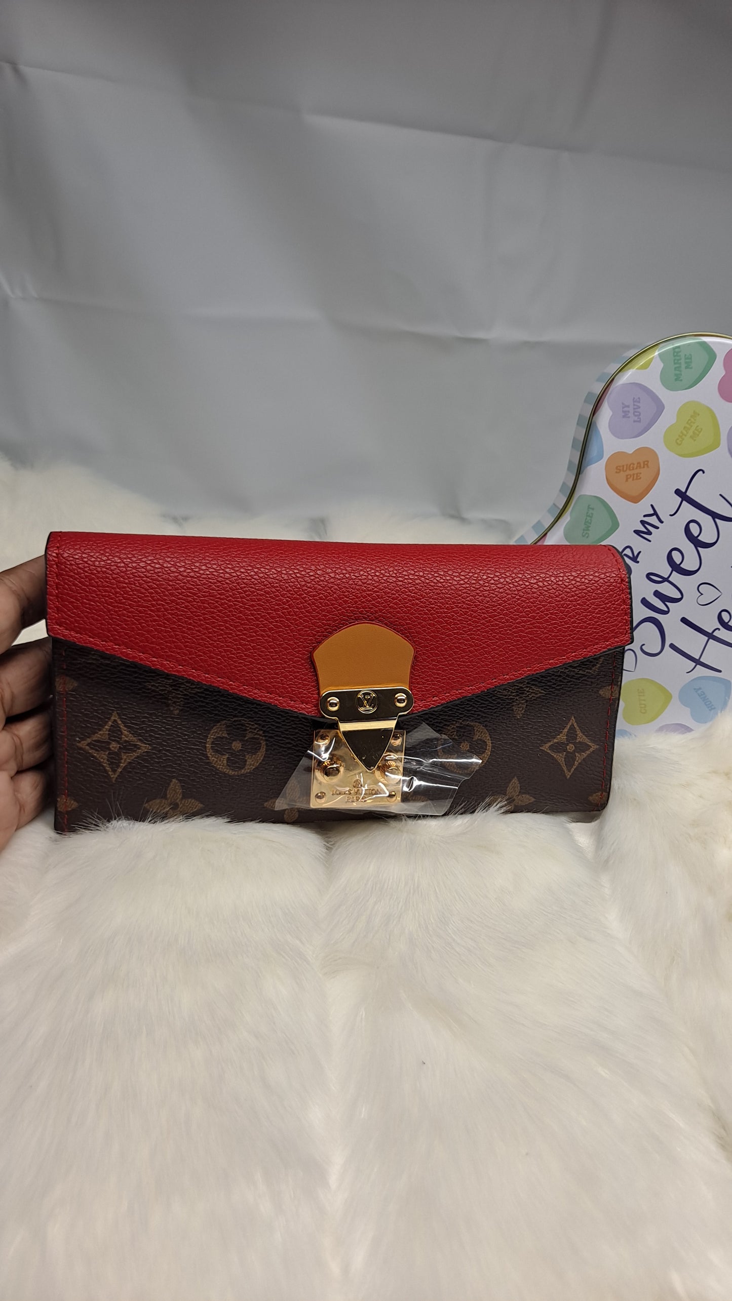 LV or HOBO OR CROSSBODY BAG OR WALLET