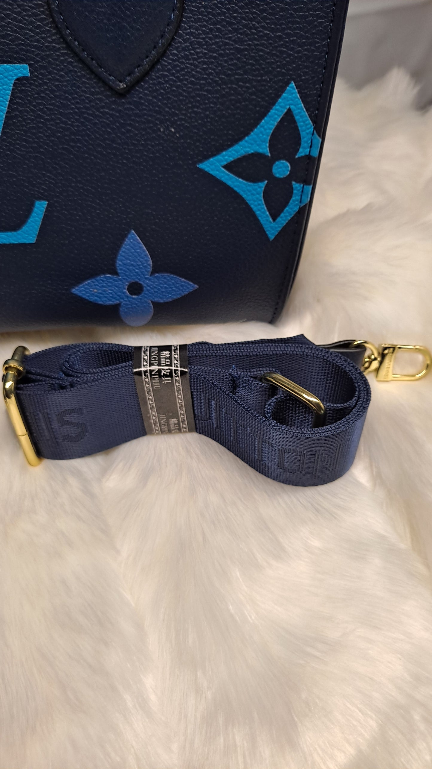 LV 35CM CROSSBODY BAG
