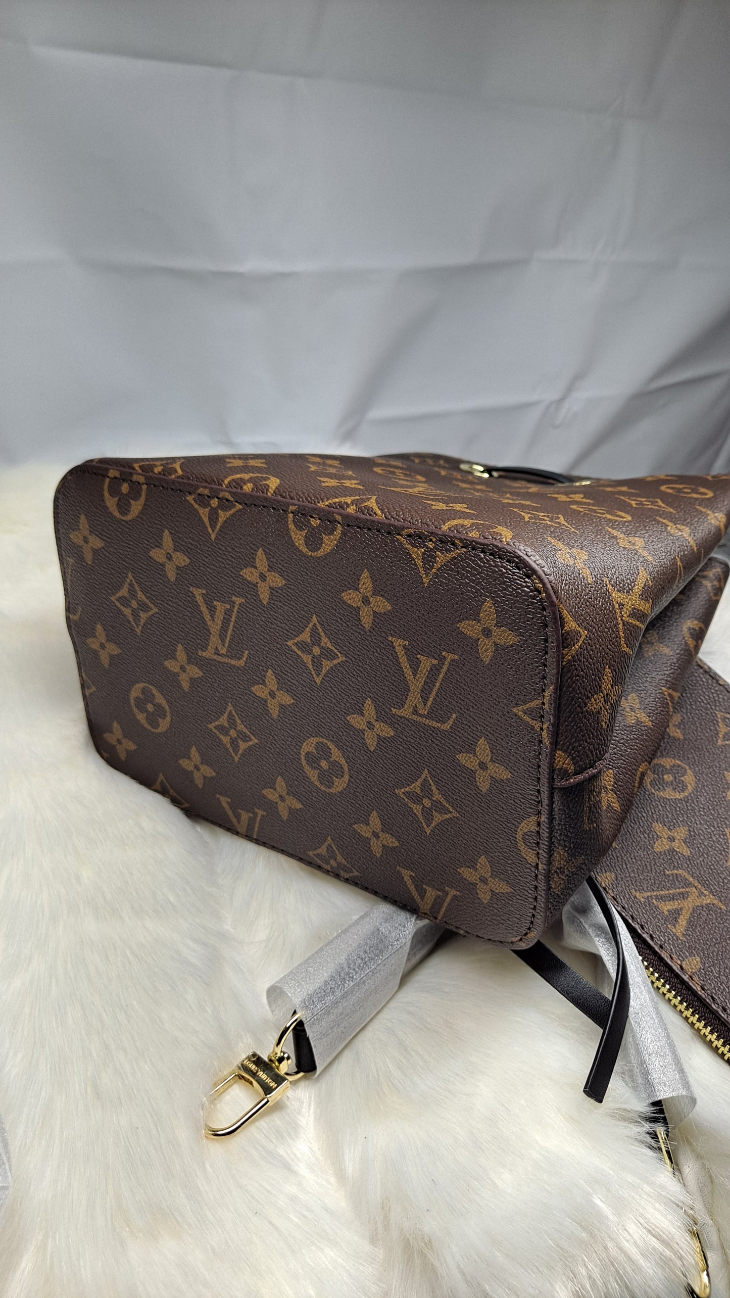 LV BUCKET CROSSBODY BAG