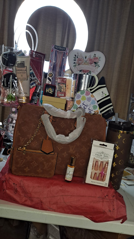 LV BUNDLE (everything including)
