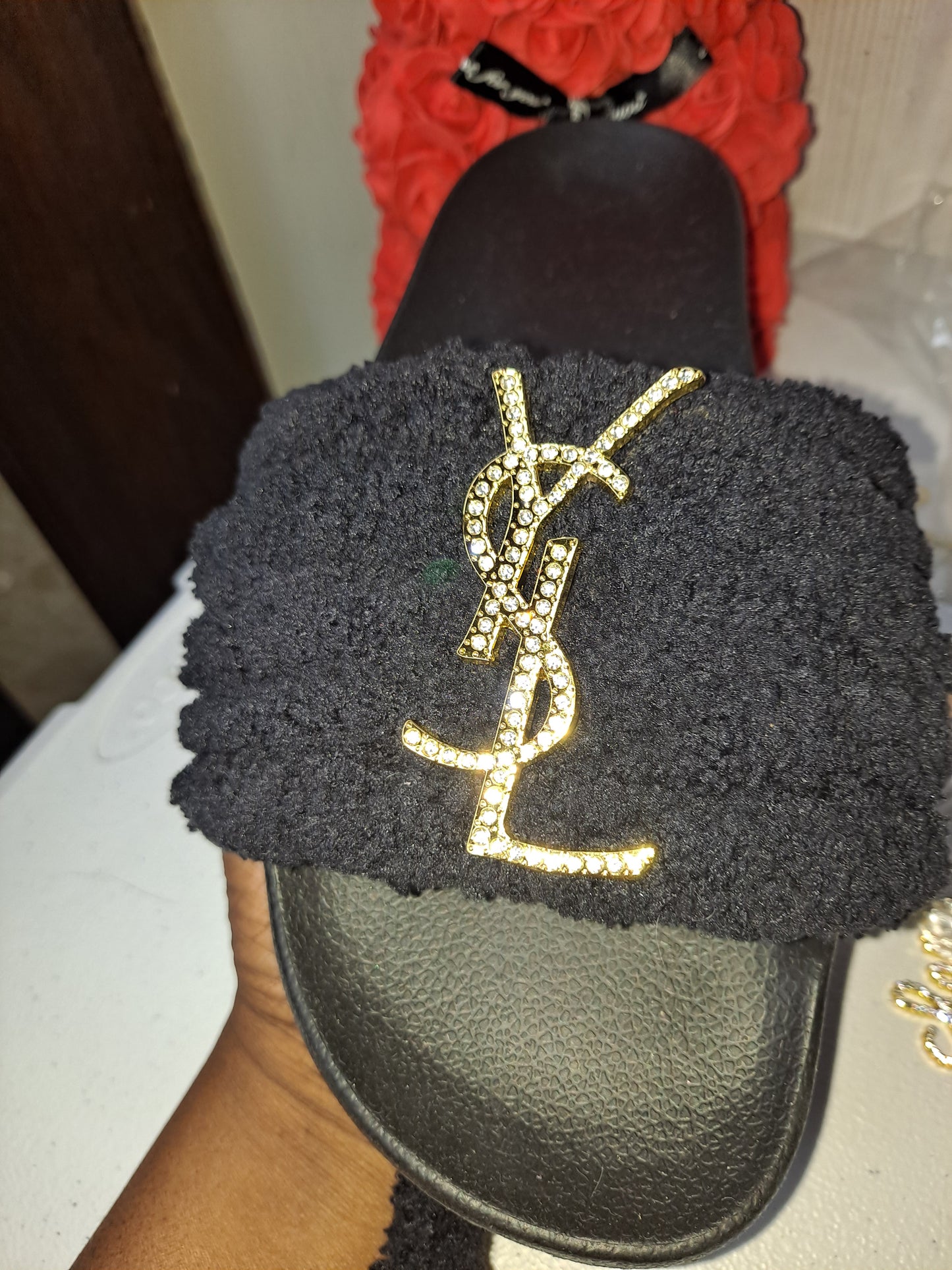 CHUNKY YARN SLIDES