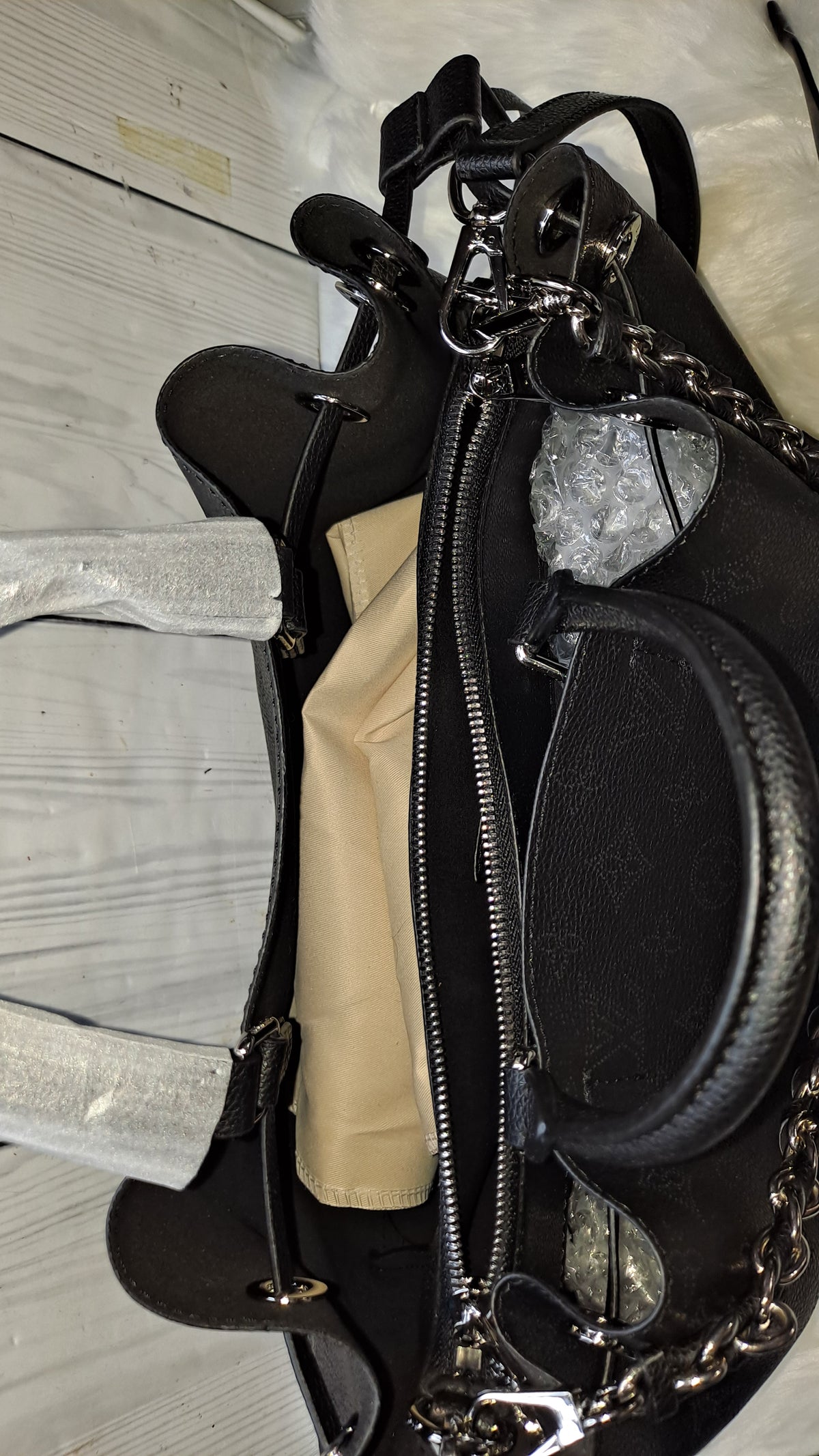 LOUISV BLACK HOBO BAG