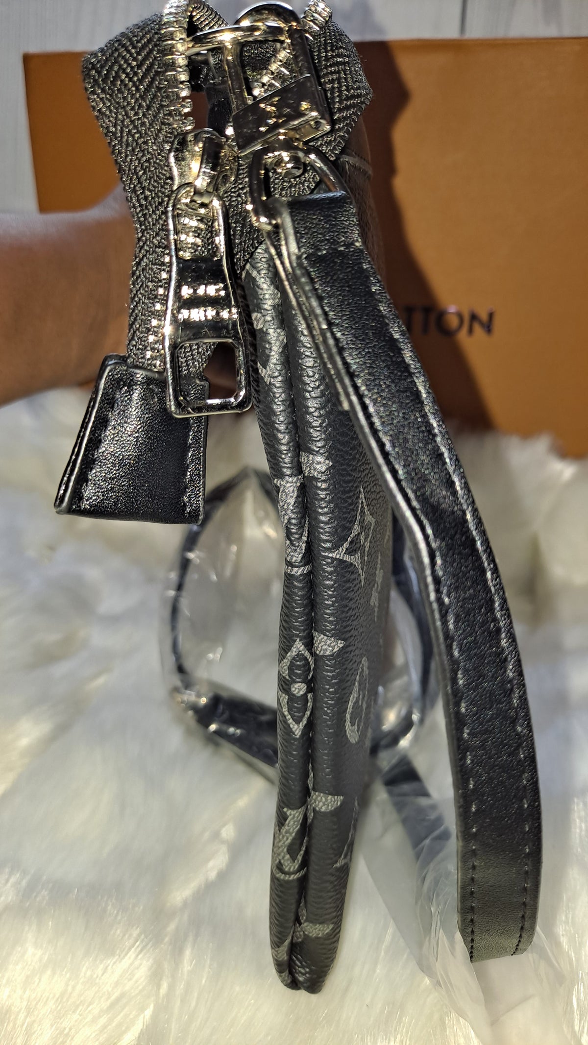 LOUISV BLACK AND GRAY FLAT CROSSBODY BAG