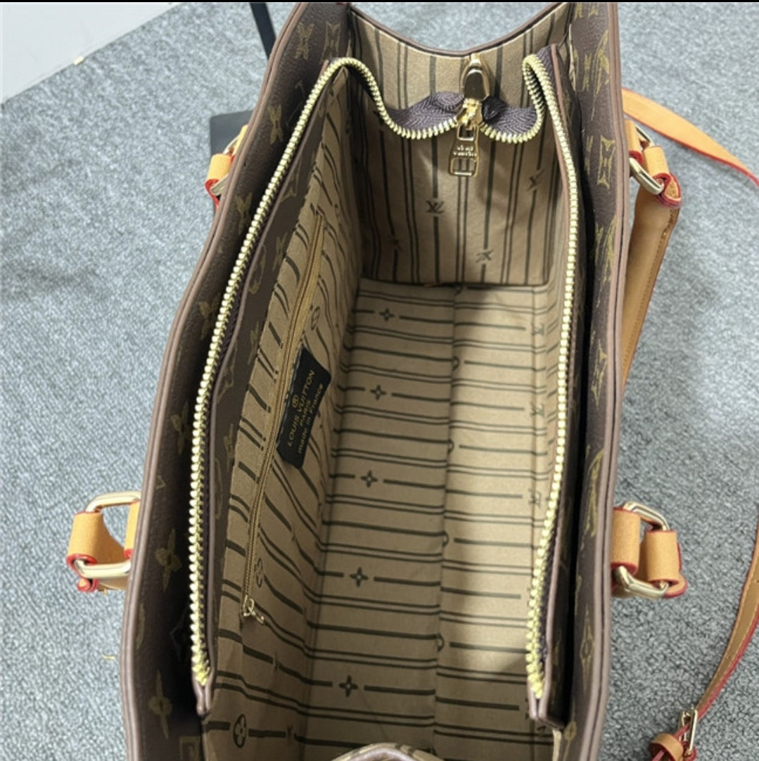 LV TOTE BAGS OR WALLETS 77750