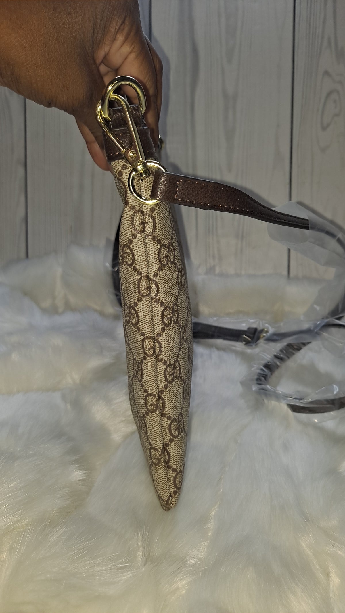GUCC FLAT CROSSBODY BAG