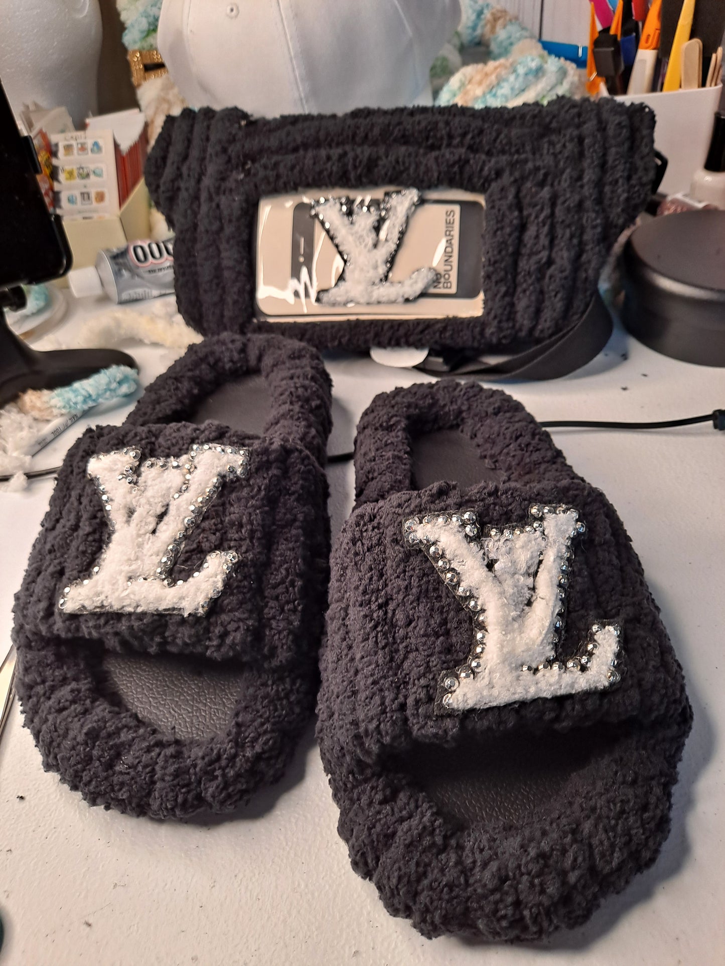 CHUNKY YARN SLIDES